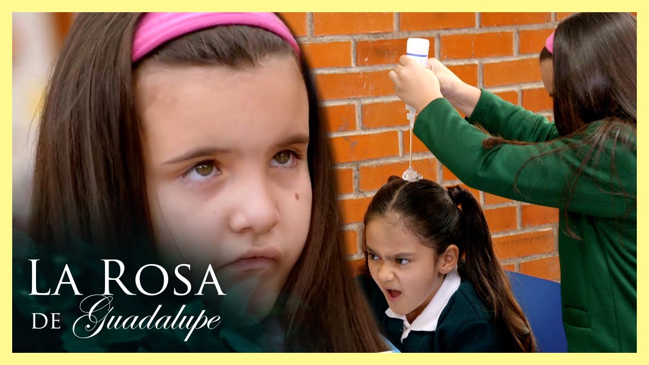 Karen pone pegamento en el cabello de Lucy por celos